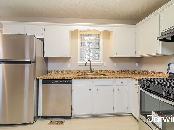 4th image of 100 Peach Forest Pl