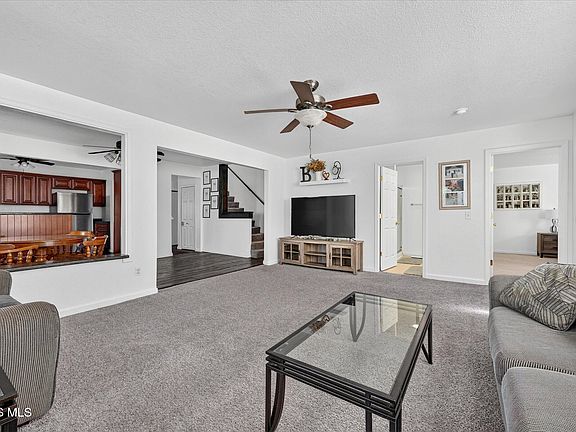 5th image of 1922 Christian Ave
