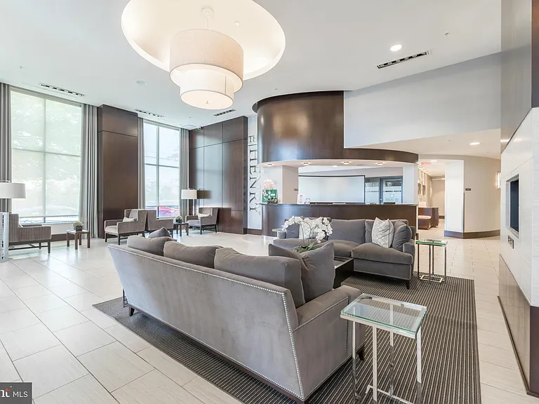 525 N Fayette St #420 — Photo 24
