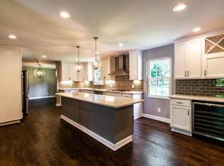 2470 Wimbledon Rd, Columbus, OH 43220