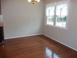 Bright dining area 