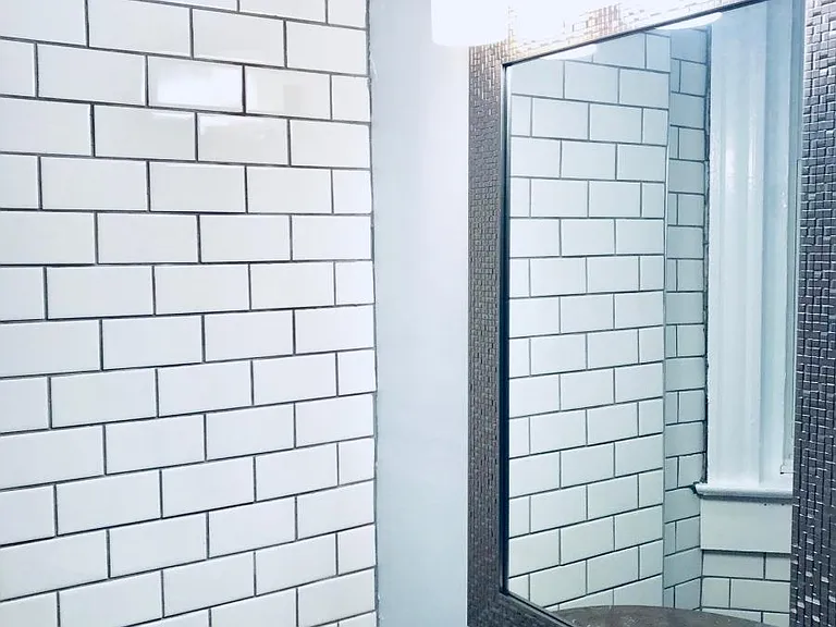Gorgous Vanity and Mirror Combo