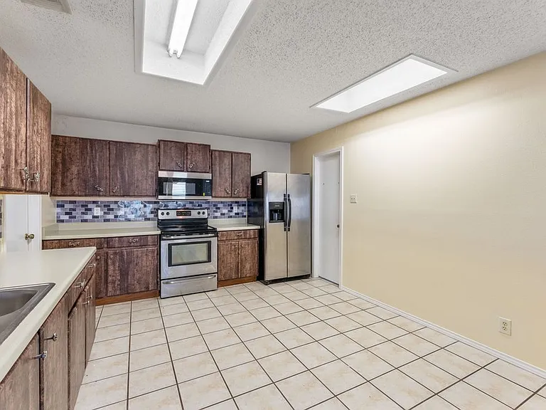 6863 Cypress Mist Dr — Photo 17