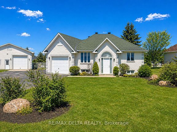 3rd image of 2031 Devine Rd