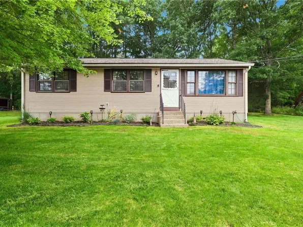 110 Maple Dr, Burrillville, RI 02830