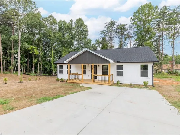 3882 Ruskin Ct, Winston Salem, NC 27105