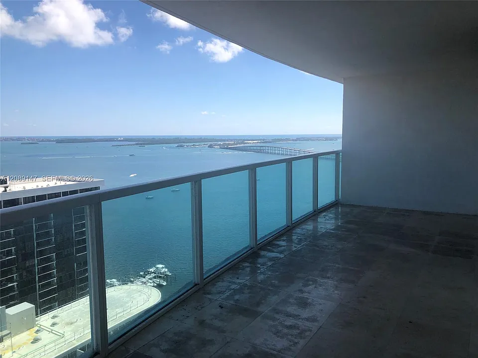 2101 Brickell Ave #2703