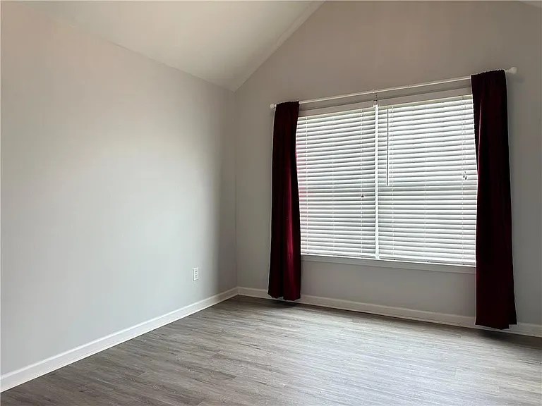 1335 Rocky Shoals Ln — Photo 19