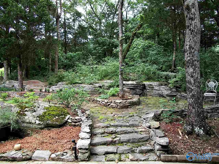 4015 High Mountain Rd NE — Photo 3