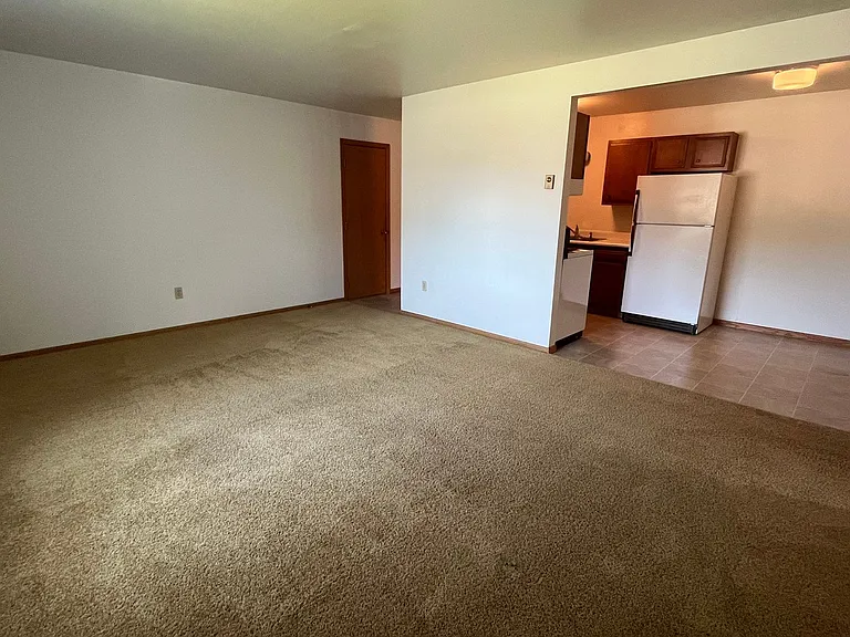 410 4th Ave NE #10 — Photo 5