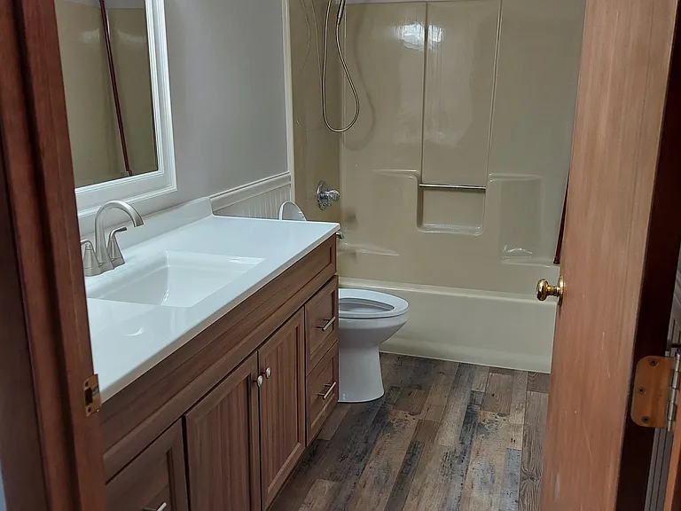 1335 Windamere Rd — Photo 9