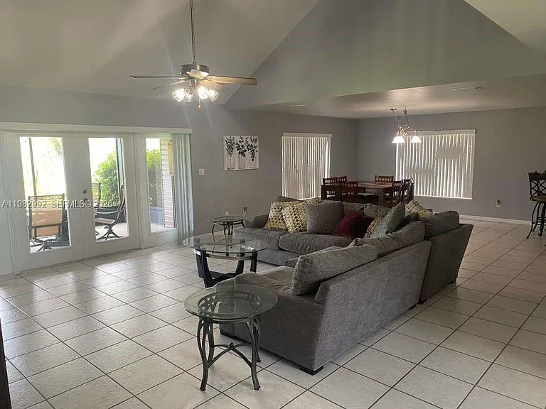 3116 Tanglewylde Ave — Photo 35