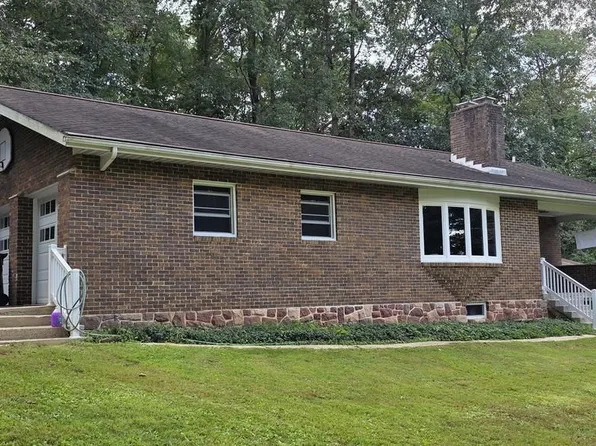 475 Horseshoe Trail Rd, Denver, PA 17517