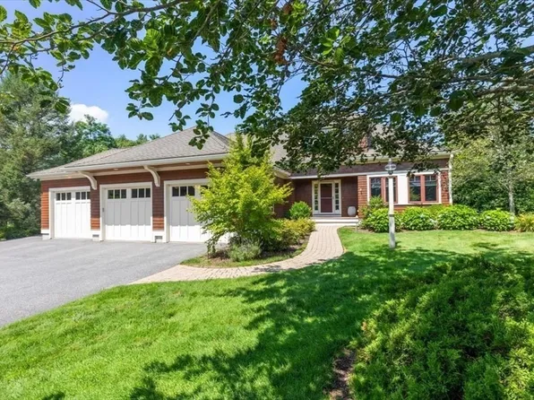 2 Black Rock Dr, Hingham, MA 02043