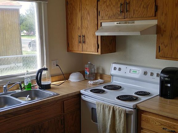 5th image of 908 E Baker St