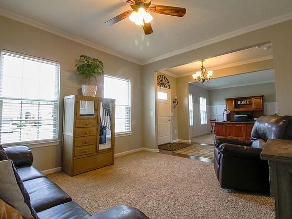 3rd image of 3082 Abbey Knoll Dr