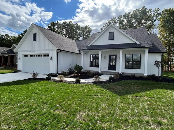 2667 Estate Dr, Wooster, OH 44691