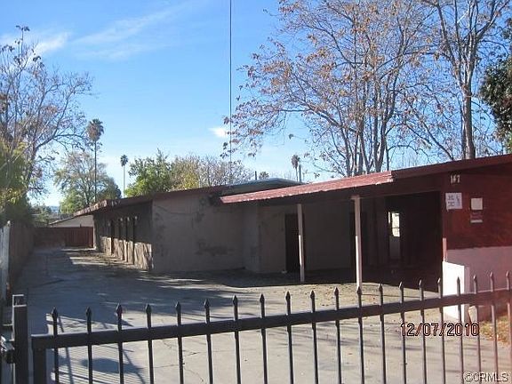 4th image of 147 E 11th St