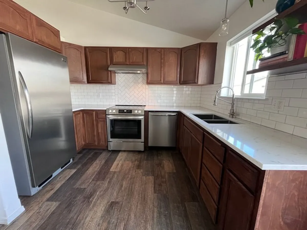 Building Photo - 2877 E Thrush Dr