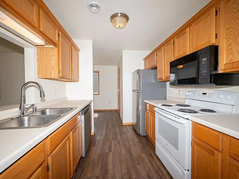 1338 Mark Ave — Photo 1