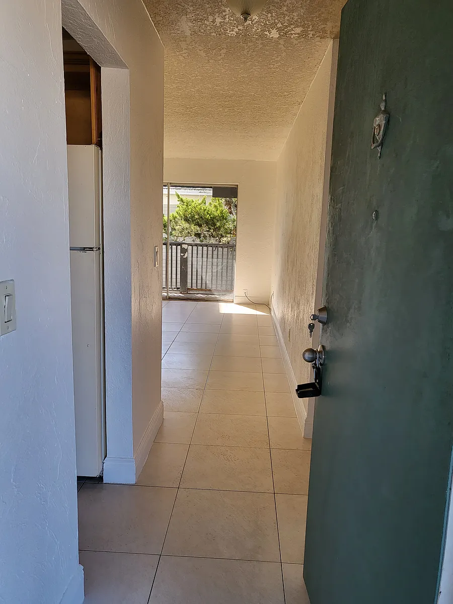 Building Photo - 101 S Peninsula Dr #101