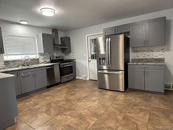5th image of 11853 Plumbrook Rd
