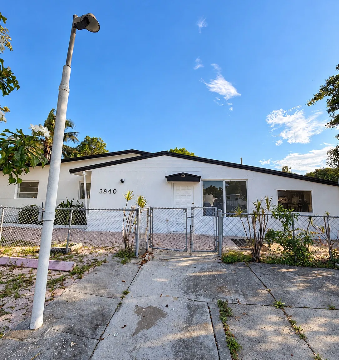 SW 31st Ct, Hollywood — Photo 1