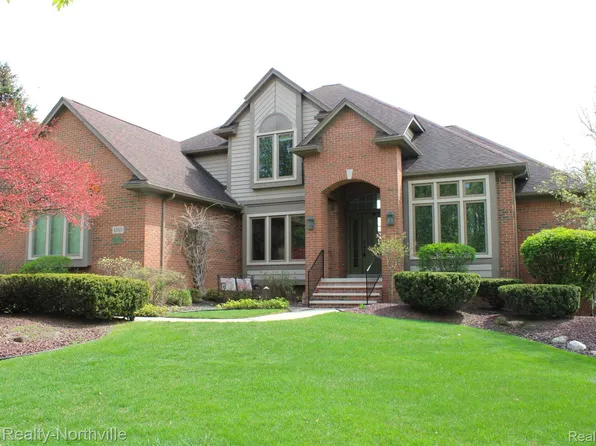 47671 Stratford Dr, Canton, MI 48187