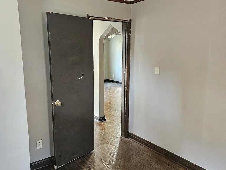 534 Engle St — Photo 15