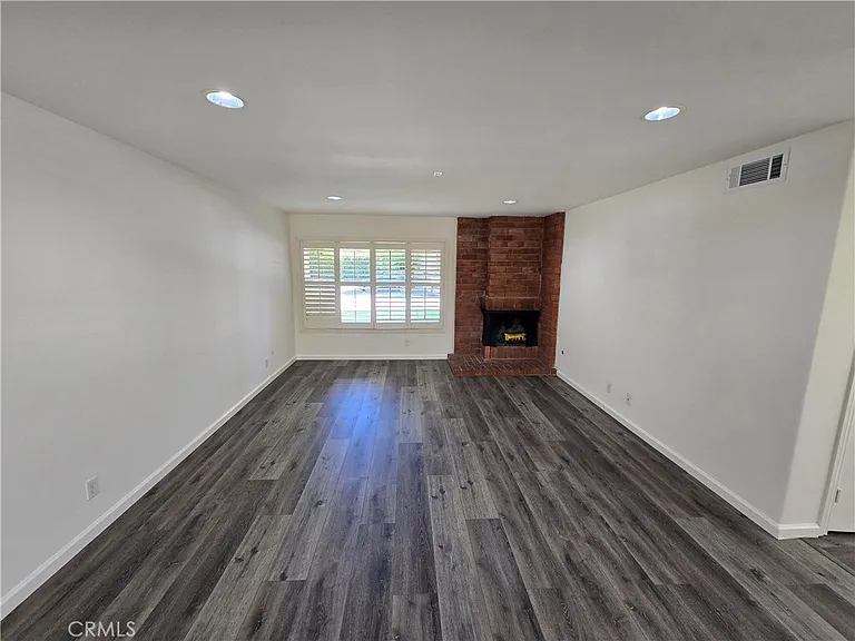25317 Avenida Ronada — Photo 12