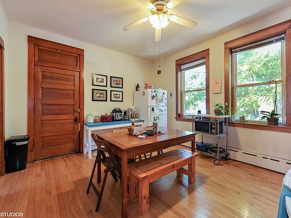 5th image of 4258 N Damen Ave
