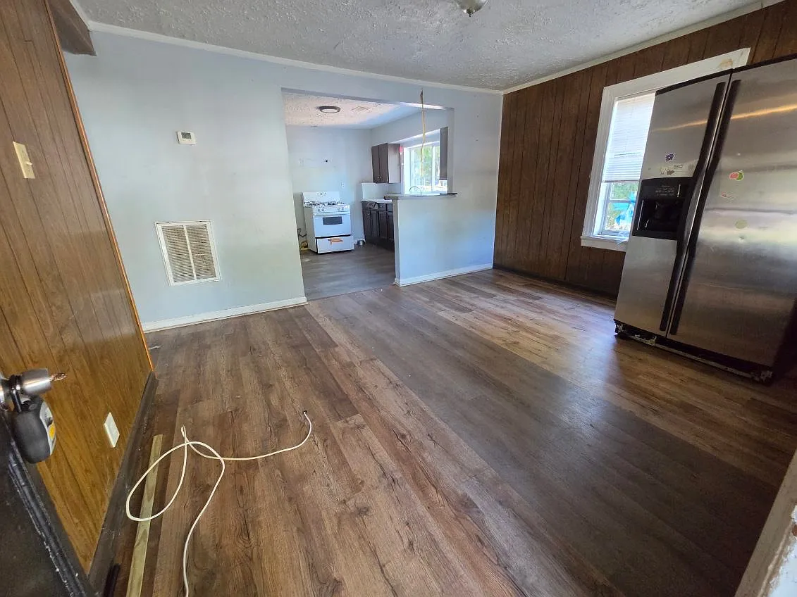 4 bed, $2,000 — Photo 3