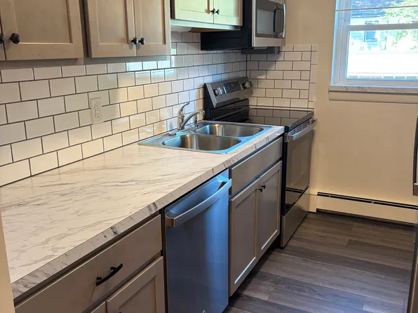 50 School Ln APT 203, Elizabethtown, PA 17022