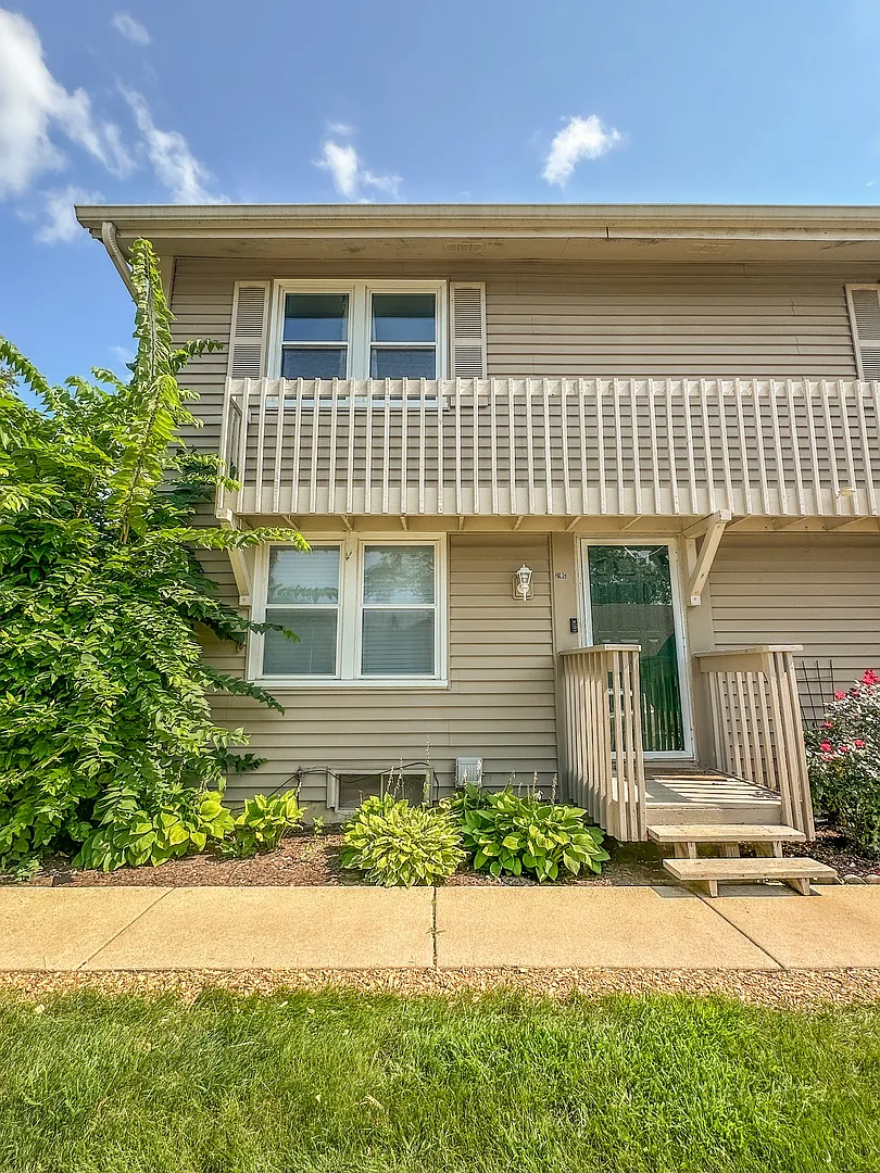 2 bed, 1000 sqft, $2,000 — Photo 1
