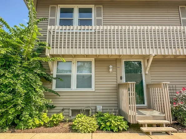 218 Eagle Ct Unit C, Bolingbrook, IL 60440