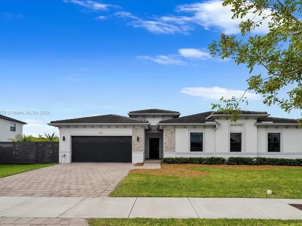 13630 SW 189th St, Miami, FL 33177