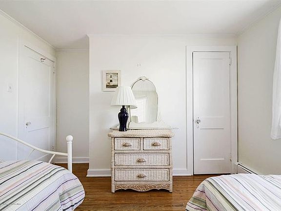 4th image of 102 E Kentucky Ave