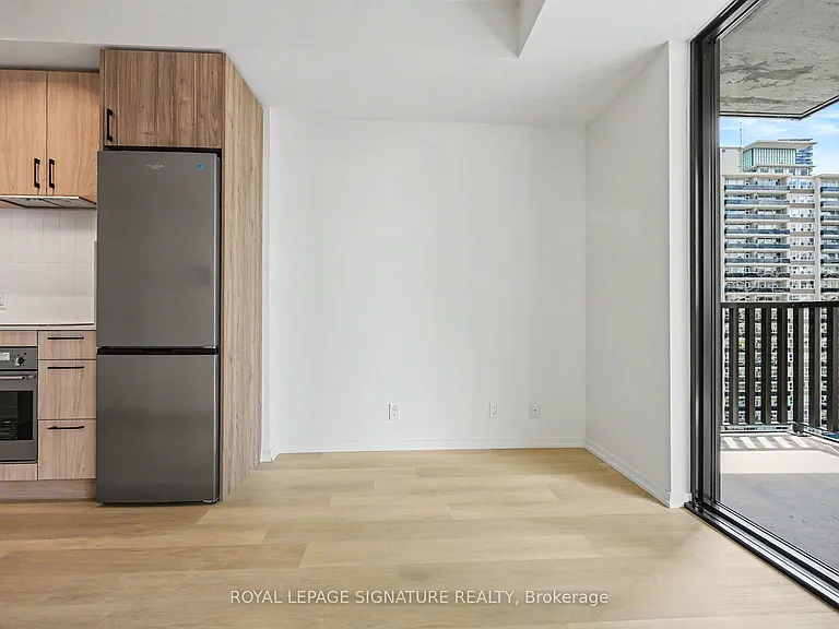 109 Erskine Ave #1111 — Photo 11