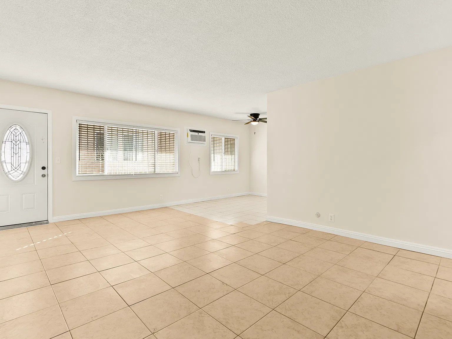 616 N Saint Andrews Pl — Photo 3