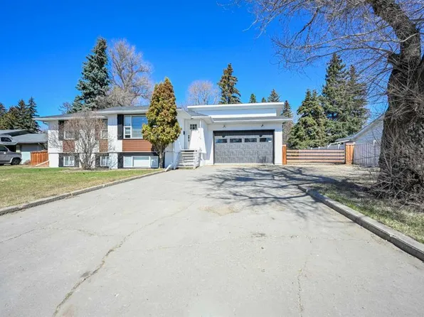 9910 S 105th Ave, Grande Prairie, AB T8V 1G9