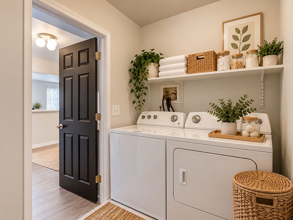 32023 W Forteen Mile Rd #206, photo 8