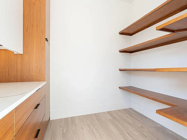 147 E Terrace Ln — Photo 14