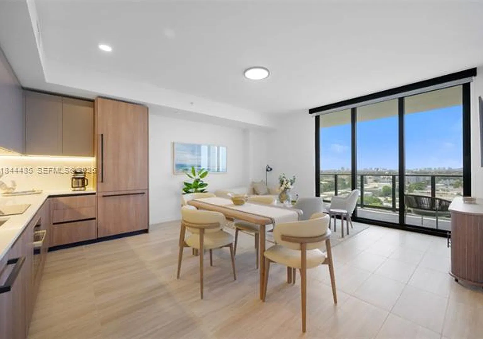 580 72nd St cu-1009, Miami Beach, FL 33141 — Photo 2