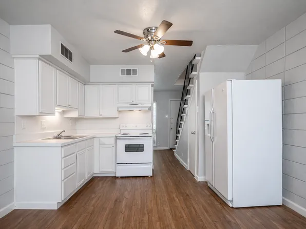 9008 San Benito, 9008 San Benito Way #B5, Dallas, TX 75218