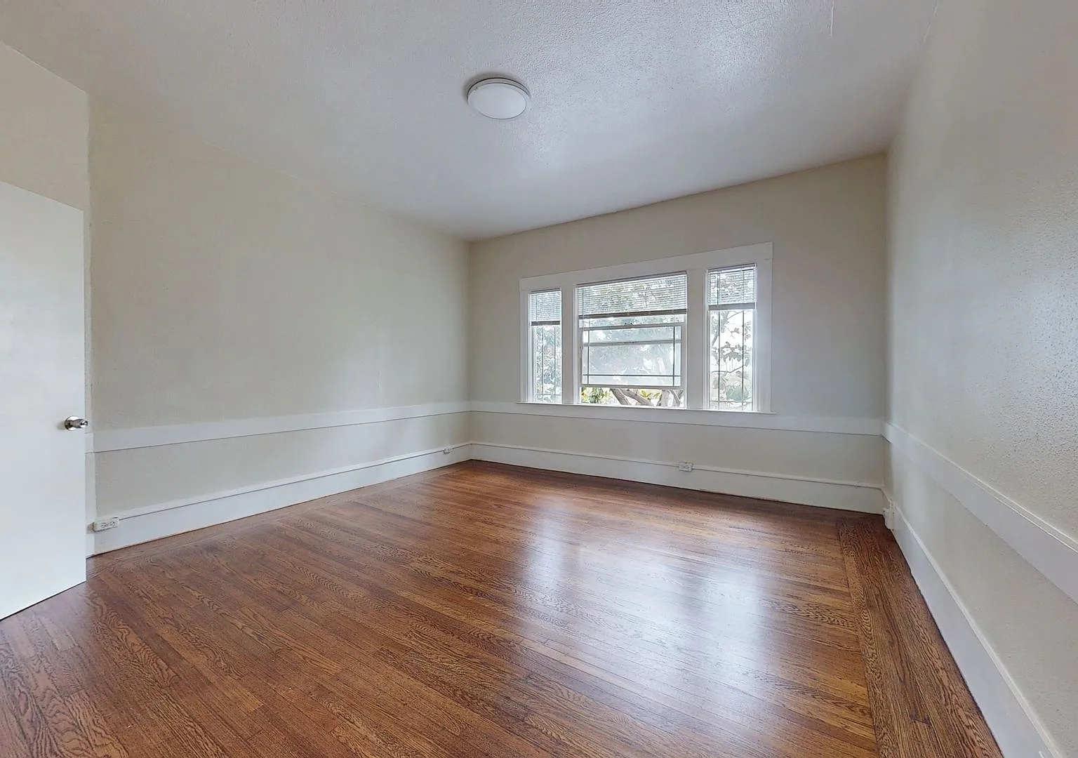 624 31st Street — Photo 2