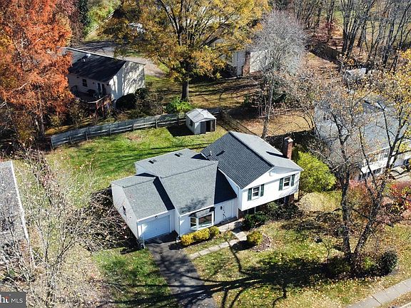 2nd image of 2625 Viking Dr