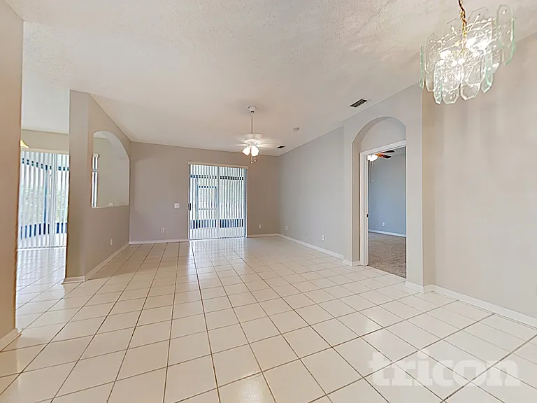 10525 Beneva Dr — Photo 3