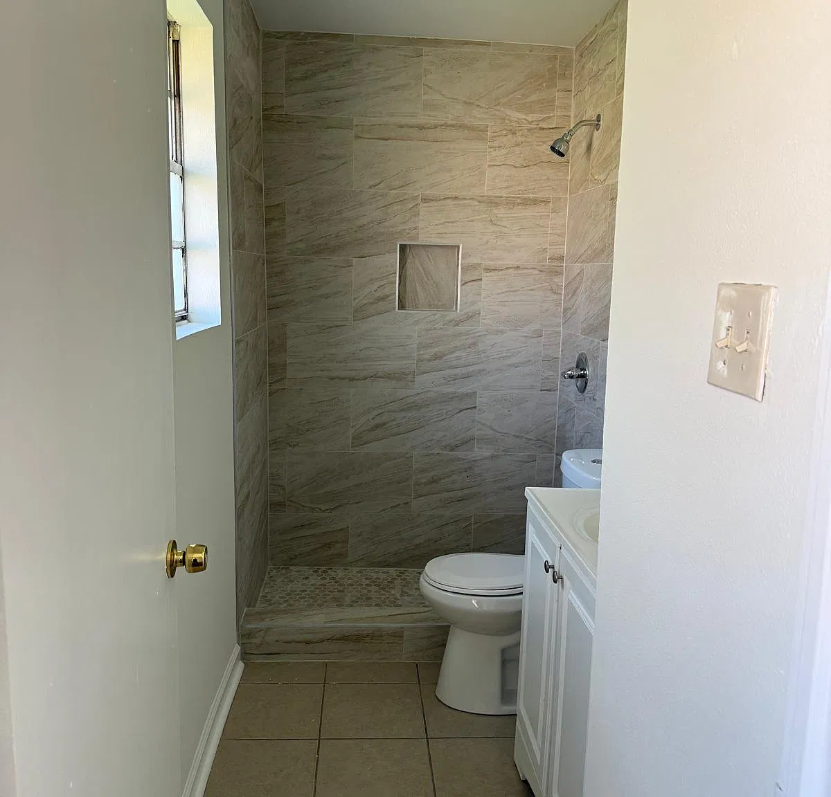 4 bed, 1100 sqft, $1,800 — Photo 4