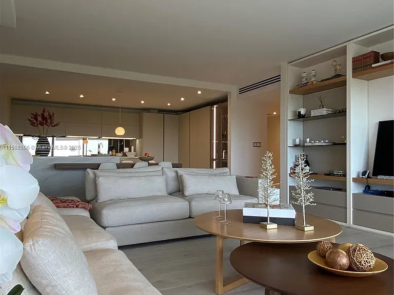 199 Ocean Lane Dr #1112 — Photo 7