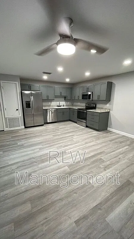 1 bed, 1.0 bath, 704 sqft, $1,150 — Photo 1